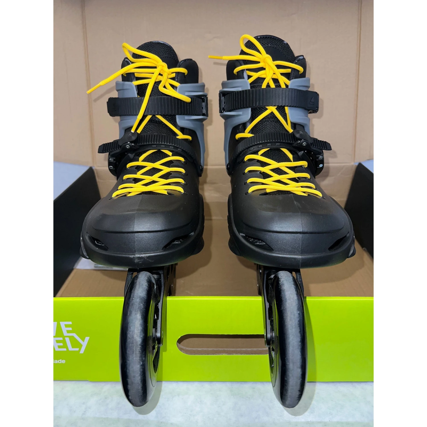Rollerblade RB 110 Unisex Urban Inline Skates (Size 13 Lightly Used) 4 Rollerblade RB 110 Unisex Urban Inline Skates (Size 13 Lightly Used) - Image 2