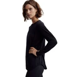 Varley Merrick Seamless Womens Tee -Pulley Shop 28665 BLACK 2 610fb56b b820 43b4 a2ef 9c01466d2523