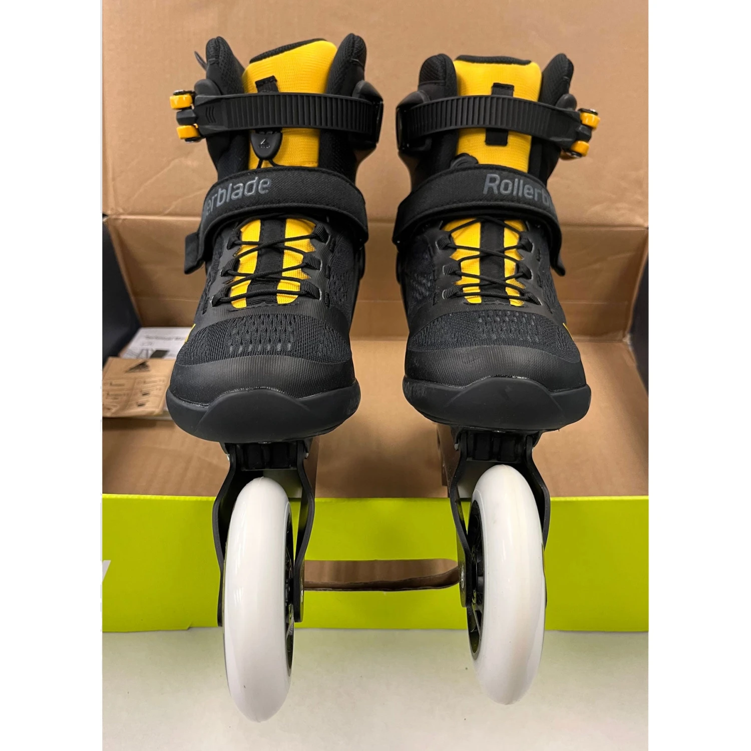 Rollerblade Macroblade 100 3WD Mens Inline Skates - (Size 8 Lightly Used) 4 Rollerblade Macroblade 100 3WD Mens Inline Skates - (Size 8 Lightly Used) - Image 2