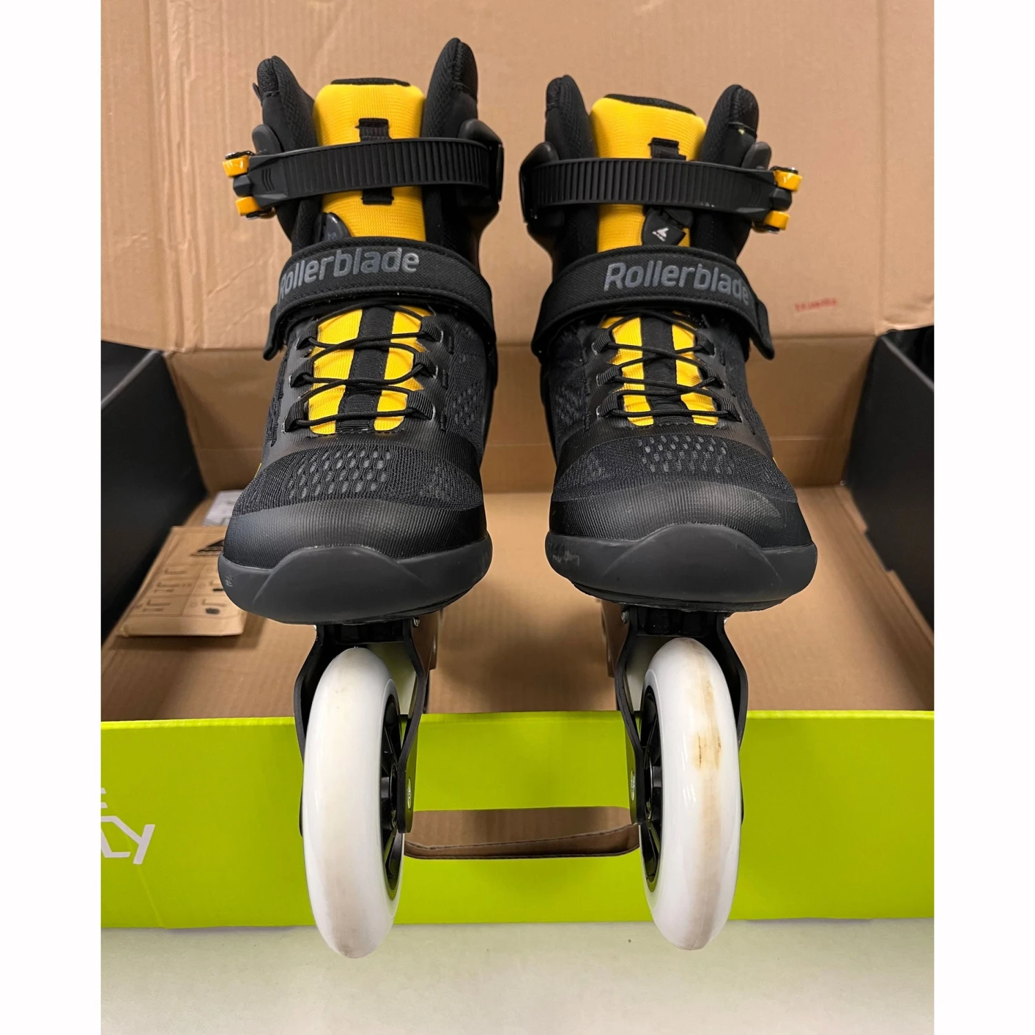 Rollerblade Macroblade 100 3WD Mens Inline Skates - (Size 10 Lightly Used) 4 Rollerblade Macroblade 100 3WD Mens Inline Skates - (Size 10 Lightly Used) - Image 2